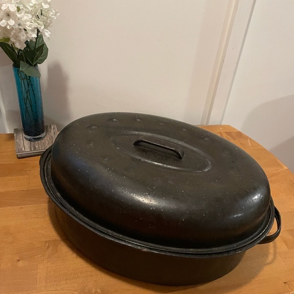 Turkey Roasting Pan Black with Lid - Vintage, Roast Beef, Christmas/Thanksgiving - Picture 1 of 10